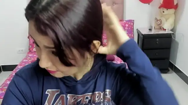 Snapshot of Karoline_Moore chatting on 02-21-25, 04:37 Karoline Moore online show from 02-21-25, 04:37