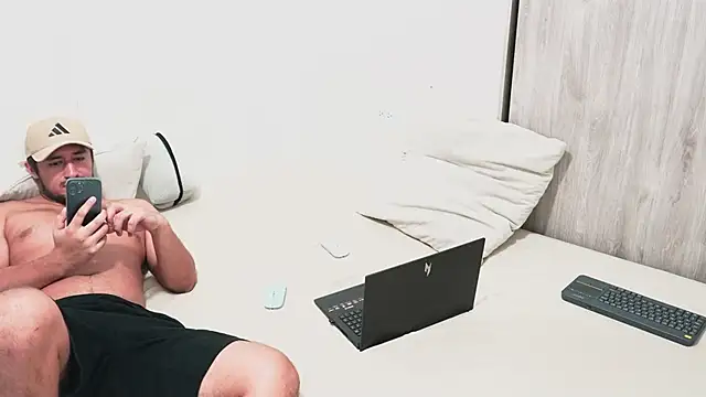 bonyclyde2203 online show from 03-05-26, 02:35