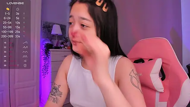 Snapshot of FreyaRaya chatting on 12-13-24, 08:51 FreyaRaya online show from 12-13-24, 08:51