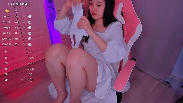 Snapshot of FreyaRaya chatting on 01-15-25, 09:13 FreyaRaya online show from 01-15-25, 09:13