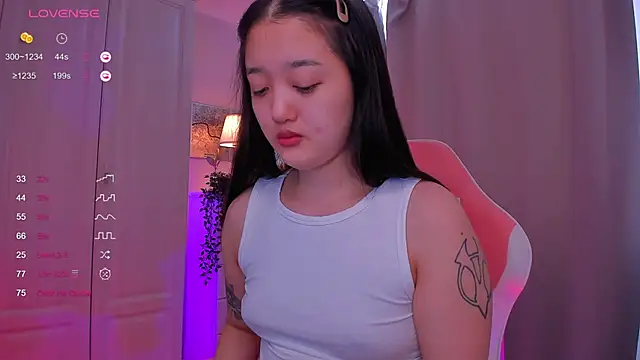 Snapshot of FreyaRaya chatting on 01-25-25, 09:04 FreyaRaya online show from 01-25-25, 09:04