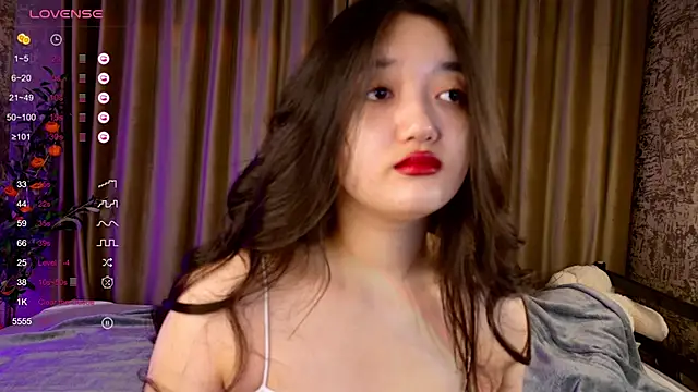 Snapshot of FreyaRaya chatting on 11-28-25, 03:31 FreyaRaya online show from 11-28-25, 03:31