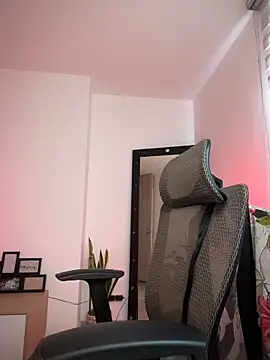 evangeline ch online show from 11-14-25, 04:17