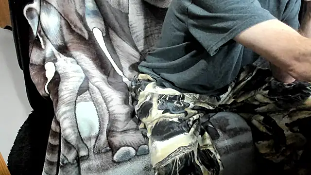 Snapshot of froy4986 chatting on 01-31-25, 09:27 froy4986 online show from 01-31-25, 09:27