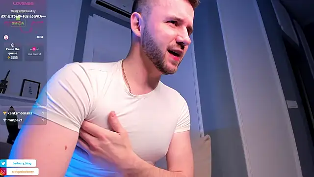 Snapshot of EnriqueBarberry chatting on 12-15-24, 06:29 EnriqueBarberry online show from 12-15-24, 06:29