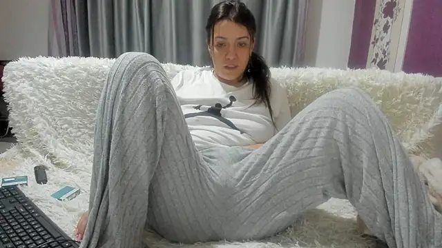 Dyana Kaylinn online show from 02-14-25, 04:04