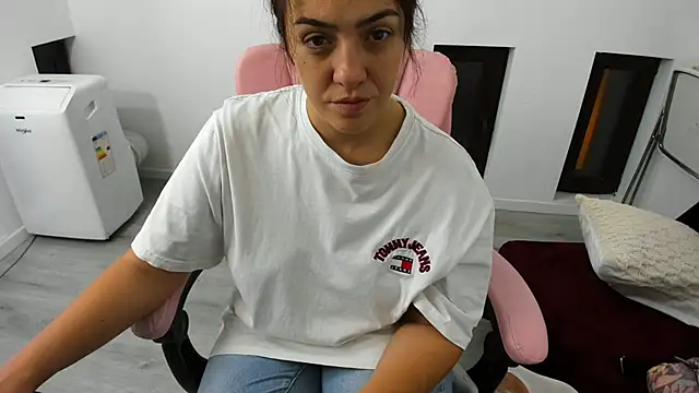 Dyana Kaylinn online show from 09-23-25, 03:42