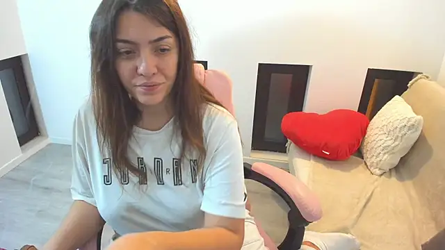 Dyana Kaylinn online show from 01-06-26, 05:33