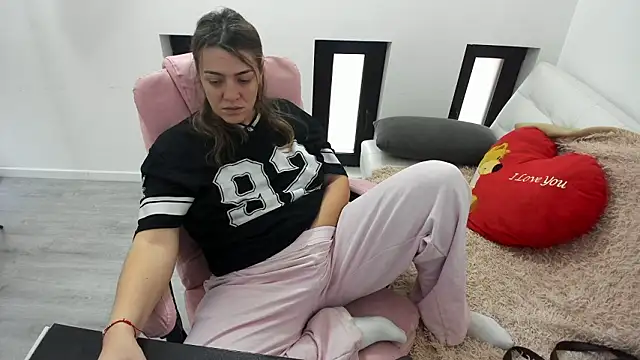 Dyana Kaylinn online show from 03-12-26, 05:24