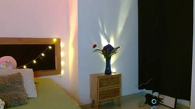 Snapshot of Susi_bell chatting on 12-19-25, 08:27 Susi bell online show from 12-19-25, 08:27