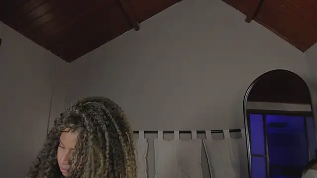 nayah   online show from 03-04-25, 01:45