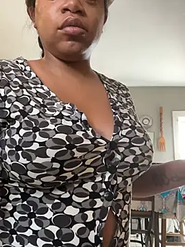 MommyConfident online show from 07-15-26, 02:44