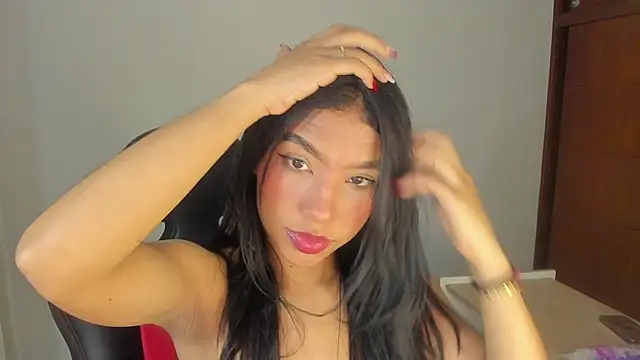 Snapshot of samy_jonnes_ chatting on 12-22-24, 02:06 samy jonnes online show from 12-22-24, 02:06