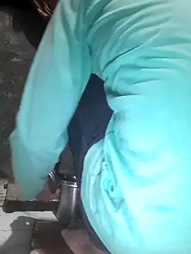 Snapshot of Burhade-- chatting on 12-14-25, 01:22 Burhade-- online show from 12-14-25, 01:22