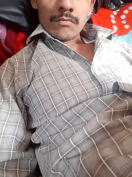 Snapshot of Burhade-- chatting on 12-15-25, 06:39 Burhade-- online show from 12-15-25, 06:39