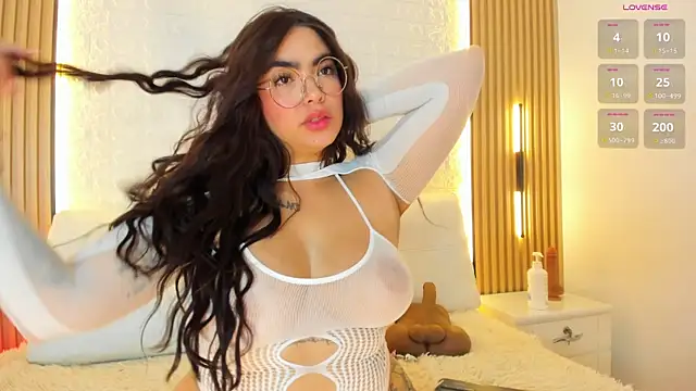 Snapshot of alyssa_vargas chatting on 06-07-26, 02:48 alyssa vargas online show from 06-07-26, 02:48