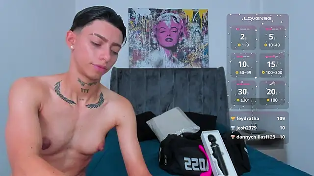 Snapshot of AmberAdams_ chatting on 12-04-24, 04:27 AmberAdams online show from 12-04-24, 04:27