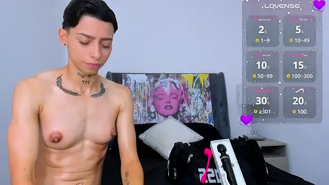 Snapshot of AmberAdams_ chatting on 12-17-24, 02:44 AmberAdams online show from 12-17-24, 02:44