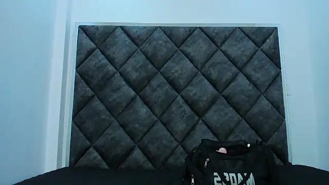 Snapshot of AmberAdams_ chatting on 01-13-25, 01:28 AmberAdams online show from 01-13-25, 01:28