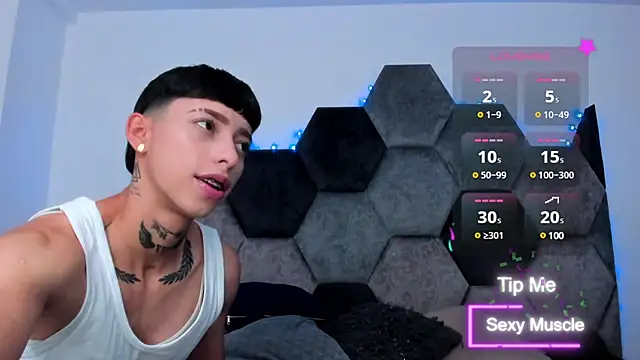 Snapshot of AmberAdams_ chatting on 03-13-25, 01:18 AmberAdams online show from 03-13-25, 01:18