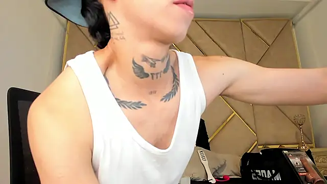 Snapshot of AmberAdams_ chatting on 09-16-25, 04:52 AmberAdams online show from 09-16-25, 04:52