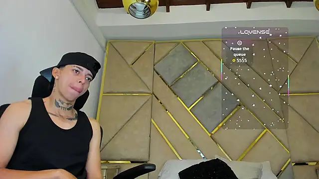 Snapshot of AmberAdams_ chatting on 10-06-25, 02:47 AmberAdams online show from 10-06-25, 02:47