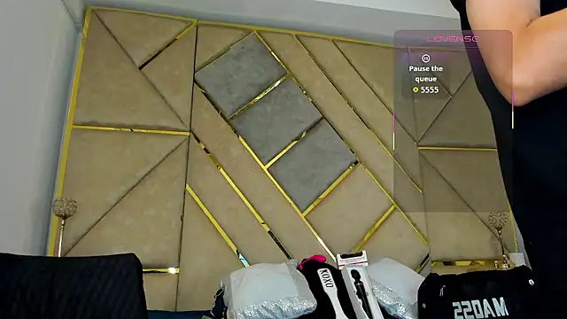 Snapshot of AmberAdams_ chatting on 10-15-25, 02:28 AmberAdams online show from 10-15-25, 02:28