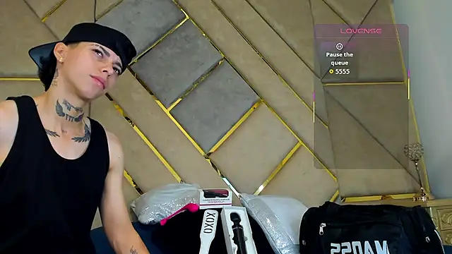 Snapshot of AmberAdams_ chatting on 10-20-25, 02:50 AmberAdams online show from 10-20-25, 02:50