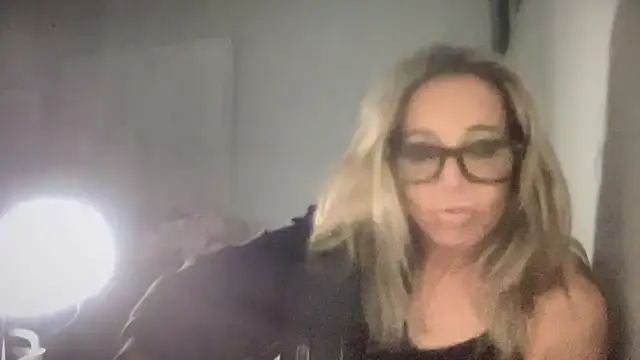 ALEXADANIELLE online show from 02-27-25, 01:16