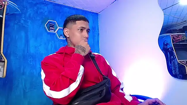 Snapshot of Liam_lee chatting on 12-19-24, 12:23 Liam lee online show from 12-19-24, 12:23