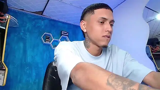 Snapshot of Liam_lee chatting on 01-30-25, 04:24 Liam lee online show from 01-30-25, 04:24