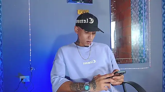 Snapshot of Liam_lee chatting on 06-16-26, 10:01 Liam lee online show from 06-16-26, 10:01