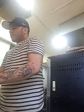 Snapshot of Victorjose3030 chatting on 10-12-25, 07:24 Victorjose3030 online show from 10-12-25, 07:24