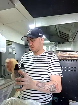 Snapshot of Victorjose3030 chatting on 10-21-25, 08:53 Victorjose3030 online show from 10-21-25, 08:53