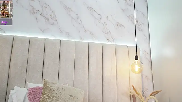 Snapshot of Annyy_Rosse chatting on 09-13-25, 06:13 Annyy Rosse online show from 09-13-25, 06:13