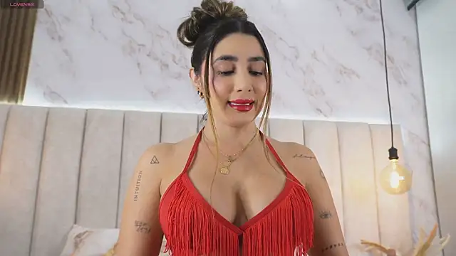 Snapshot of Annyy_Rosse chatting on 11-14-25, 06:34 Annyy Rosse online show from 11-14-25, 06:34