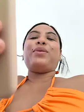 Snapshot of Francesca_ferrari chatting on 12-10-24, 11:08 Francesca ferrari online show from 12-10-24, 11:08