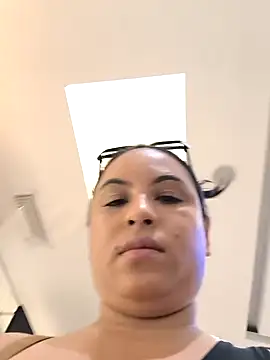 Snapshot of Francesca_ferrari chatting on 12-21-24, 06:44 Francesca ferrari online show from 12-21-24, 06:44