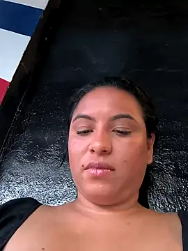 Snapshot of Francesca_ferrari chatting on 12-27-24, 10:48 Francesca ferrari online show from 12-27-24, 10:48