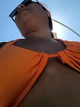 Snapshot of Francesca_ferrari chatting on 01-10-25, 04:09 Francesca ferrari online show from 01-10-25, 04:09