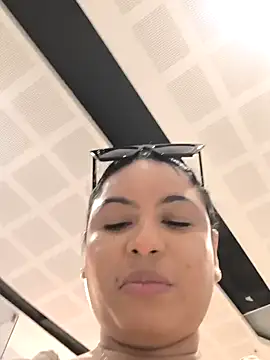 Snapshot of Francesca_ferrari chatting on 01-11-25, 06:23 Francesca ferrari online show from 01-11-25, 06:23