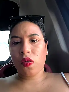 Snapshot of Francesca_ferrari chatting on 02-04-25, 07:00 Francesca ferrari online show from 02-04-25, 07:00