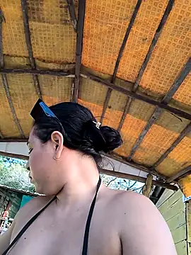 Snapshot of Francesca_ferrari chatting on 02-20-25, 10:04 Francesca ferrari online show from 02-20-25, 10:04