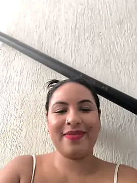 Snapshot of Francesca_ferrari chatting on 03-05-25, 08:32 Francesca ferrari online show from 03-05-25, 08:32