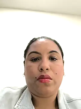 Snapshot of Francesca_ferrari chatting on 03-14-25, 02:31 Francesca ferrari online show from 03-14-25, 02:31