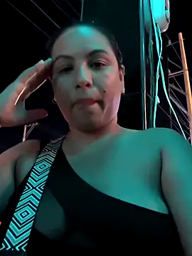 Snapshot of Francesca_ferrari chatting on 03-21-25, 02:18 Francesca ferrari online show from 03-21-25, 02:18