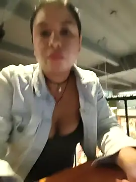 Snapshot of Francesca_ferrari chatting on 09-19-25, 07:36 Francesca ferrari online show from 09-19-25, 07:36