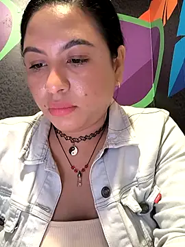 Snapshot of Francesca_ferrari chatting on 10-04-25, 06:39 Francesca ferrari online show from 10-04-25, 06:39