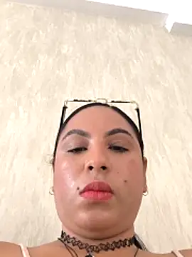 Snapshot of Francesca_ferrari chatting on 10-25-25, 04:02 Francesca ferrari online show from 10-25-25, 04:02