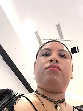 Snapshot of Francesca_ferrari chatting on 10-29-25, 10:00 Francesca ferrari online show from 10-29-25, 10:00